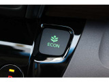 スイッチONでさらに低燃費モードに。より走りを楽しみたいときや空調などを優先したいときにはスイッチをOFFに。