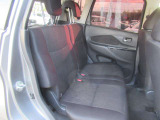 後部座席も乗り心地良好◎掲載後すぐに販売が決まってしまう場合もございますのでご来店前にお電話でご予約を頂ければ幸いです。