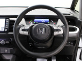 【運転席まわり】Honda独自の設計思想に基づき、自然に手を伸ばした先に操作したいものがあるようレイアウトを追求 !