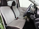 運転席まわりです。実際に座ってみて乗り心地を体感してみて下さい。