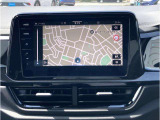 スマートフォン用アプリ[Apple CarPlay][Android Auto]対応の純正ナビ Discover Pro を装備、ラジオ、地デジTV、Bluetoothハンズフリー通話にも対応。