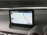 ナビは「走行安全性」を優先した、見やすい位置に配置しました♪