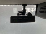 ドライブレコーダー付きで前方だけでなく車室内を録画しているので、万一のとき記録に残せて安心です。