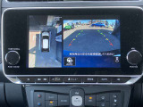 アラウンドビューモニター装備!空から見ているような映像によって不慣れな場所での車庫入れや縦列駐車等はもちろん狭い道でのすれ違いも安心♪