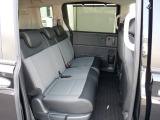 ●フリードクロスターは、『2列シートの5人乗り』と『3列シートの6人乗り』がございます。このフリードクロスターは『2列シートの5人乗り』です! 荷物をたくさん積んだり、車中泊をするお客様にお勧めです!