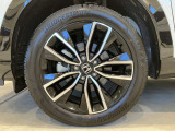 アルミホイール付!鉄ホイールと違って軽いので燃費にも影響してきます。ガソリンの高騰に少しは貢献します!デザインもさり気なく、スタイリッシュな感じとなっています。