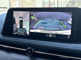 空から車を見たような「アラウンドビューモニター」!車の周りが一目で確認できるので、小さなお子様や障害物があっても安心して乗ることができます♪