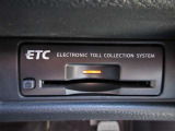 スッキリと収まったETCユニット。 やはり便利さからマストアイテムになってきましたね。