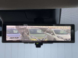 インテリジェントバックミラー☆後部座席に人や荷物がたくさん乗っていても大丈夫☆車外についたカメラの映像でいつでもクリアな視界!