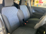 ◆前面ドア運転席◆ドアの開口が広く乗降ラクラク。シートの幅も広く運転していてもストレスを感じません。足元も広く快適なドライブを演出してくれます。