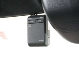 ◆ドライブレコーダー◆映像・音声などを記録する自動車用の装置です。 もしもの事故の際の記録はもちろん、旅行の際の思い出としてドライブの映像を楽しむことができます。