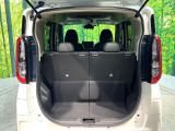 普段のお買い物や通勤、送迎等に十分な荷室スペースを確保しております。セカンドシートを倒すと、大きな荷物の積載も可能です♪