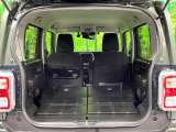普段のお買い物や通勤、送迎等に十分な荷室スペースを確保しております。セカンドシートを倒すと、大きな荷物の積載も可能です♪