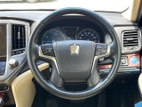 【純正革巻きステアリング】上質な革を使用することで、手にしっかり馴染みとても運転しやすいハンドルです♪