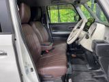 運転席シート廻りは使用感も少なく、良好な状態となっています。丁寧に使われていたことがよくわかりますね。