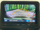 【バックカメラ】駐車時に後方がリアルタイム映像で確認できます。大型商業施設や立体駐車場での駐車時や、夜間のバック時に大活躍!運転スキルに関わらず、今や必須となった装備のひとつです!