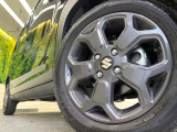 【純正15インチアルミホイール】外観にマッチした純正アルミホイールを装着しております。各種社外アルミホイールや、スタッドレスタイヤも取扱いしております。是非ご相談ください♪