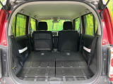 普段のお買い物や通勤、送迎等に十分な荷室スペースを確保しております。セカンドシートを倒すと、大きな荷物の積載も可能です♪