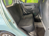 後部座席も気になるようなキズ・汚れやへたり等、大きなダメージはなく、良好な状態です。