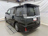 走りにこだわりながら収納力も持ち合わせたお車です。