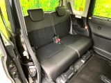後部座席も気になるようなキズ・汚れやへたり等、大きなダメージはなく、良好な状態です。