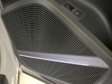 ●Bang&Olufsenサウンドシステム:高いインテリア性が特徴のプレミアムサウンドシステムを装備しており、高品質かつ臨場感のある音楽を車内でお楽しみいただけます。