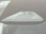【ホンダセンシング】走行中に前方の車両等を認識し、衝突しそうな時は警報とブレーキで衝突回避と被害軽減をアシスト。より安全にドライブをお楽しみいただけます。