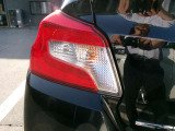 テールランプにも曇りやヒビなどもありません。