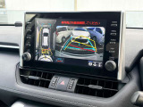 バックモニターだけでなく、パノラミックビューモニターも装備されているのでバック駐車の際も安心です♪