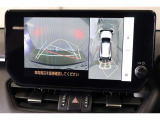 車両を上から見たような映像表示するパノラミックビューモニター付き!