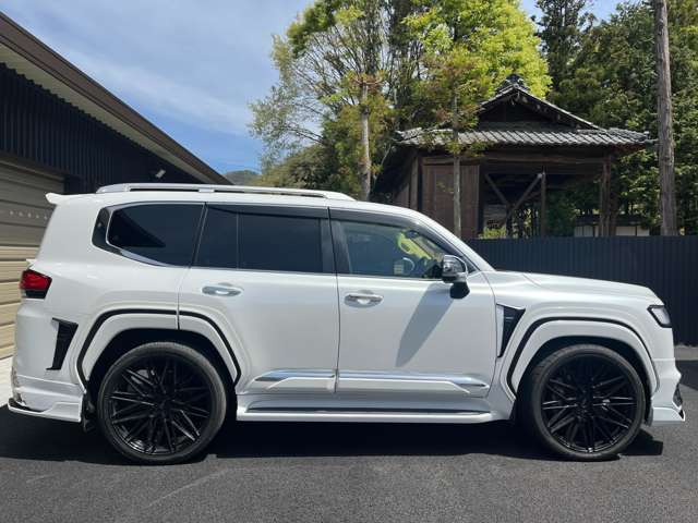 トヨタ ランドクルーザー300 3.5 ZX 4WD の中古車詳細 (10,000km