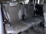 3列目シートはもちろん状態良好☆大人でもゆったりと座って頂けますので、大人数でのお出かけもラクラクです♪ご家族で、気の知れた仲間で、ドライブに行くのが楽しみですね♪
