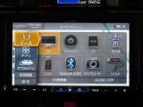 大画面SDナビ。ラジオやTVの視聴だけでなく、ハンズフリー通話や音楽再生がBluetoothなども接続可能です。