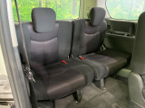 3列目シートはもちろん状態良好☆大人でもゆったりと座って頂けますので、大人数でのお出かけもラクラクです♪ご家族で、気の知れた仲間で、ドライブに行くのが楽しみですね♪
