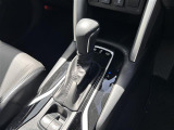 【シフトレバー】シフトの操作がしやすく快適なドライブを楽しんでいただけます!