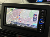 純正ナビつきでドライブも快適♪スマホと連携で音楽再生やハンズフリー通話もできます♪