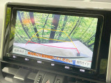 【バックカメラ】駐車時に後方がリアルタイム映像で確認できます。大型商業施設や立体駐車場での駐車時や、夜間のバック時に大活躍!運転スキルに関わらず、今や必須となった装備のひとつです!