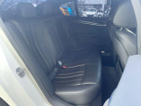 ●後部座席も気になるようなキズ・汚れやへたり等、大きなダメージはなく、良好な状態です。