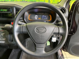 ステアリングも使用感が少なく、きれいな状態となっております♪