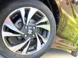 【純正15インチアルミホイール】外観にマッチした純正アルミホイールを装着しております。各種社外アルミホイールや、スタッドレスタイヤも取扱いしております。是非ご相談ください♪