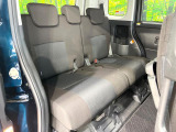 後部座席も気になるようなキズ・汚れやへたり等、大きなダメージはなく、良好な状態です。