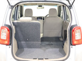 簡単に収納できる後部座席!大空間が出現します!シートアレンジが多彩な点も特徴です!レジャー用品も積み込めます!
