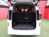 広々、開口部で大きな荷室、お荷物もたくさん載せる事が出来ます。旅行、お仕事にお役に立ちます。