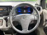 ステアリングも使用感が少なく、きれいな状態となっております♪