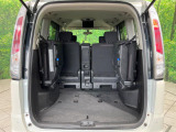 普段のお買い物や通勤、送迎等に十分な荷室スペースを確保しております。セカンドシートを倒すと、大きな荷物の積載も可能です♪