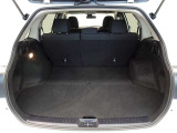 5人乗車時でも十分なスペースのトランクルームです。