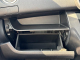 【 グローブボックス 】小物の収納が可能です!//
