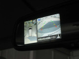 バックミラーにもアラウンドビューを表示できます