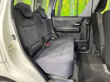後部座席も気になるようなキズ・汚れやへたり等、大きなダメージはなく、良好な状態です。