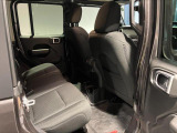 右後部座席です。
